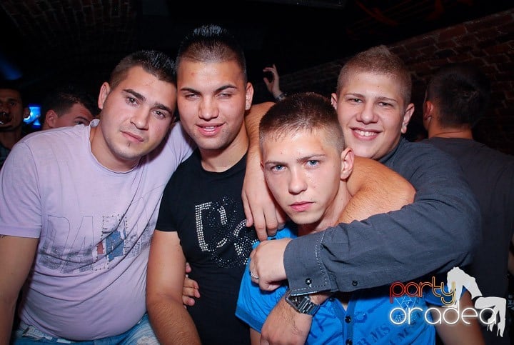 S-a sunat clopoţelul în Escape, 