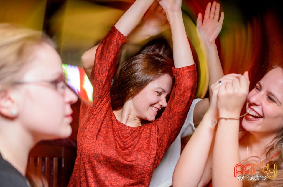 Saturday Night Party, Green Pub