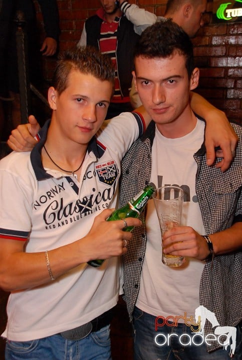 Sâmbătă distracţia continuă în Downtown, 