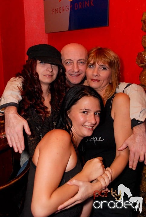 Sâmbătă distracţia continuă în Downtown, 