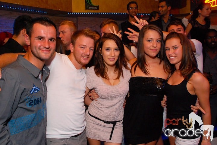 Sâmbătă distracţia continuă în Downtown, 