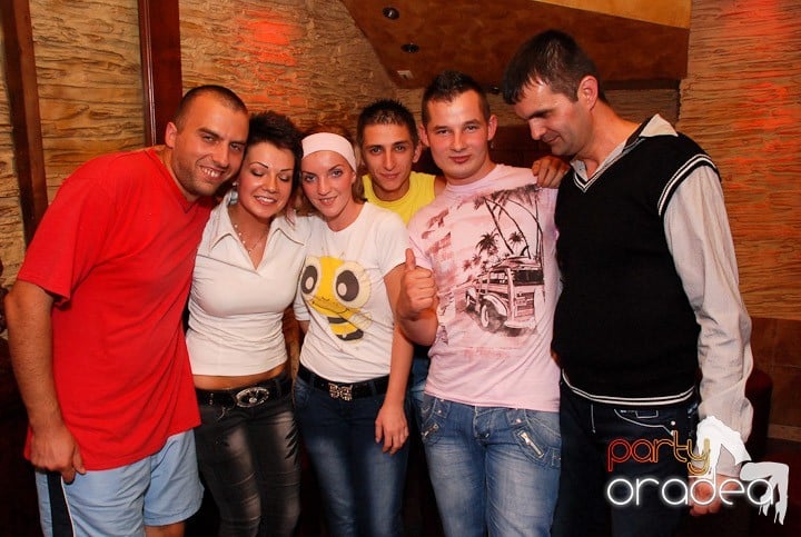 Sâmbătă distracţia continuă în Downtown, 