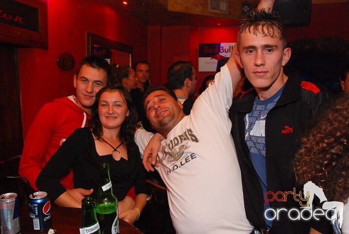 Sâmbătă distracţia continuă în Downtown, 