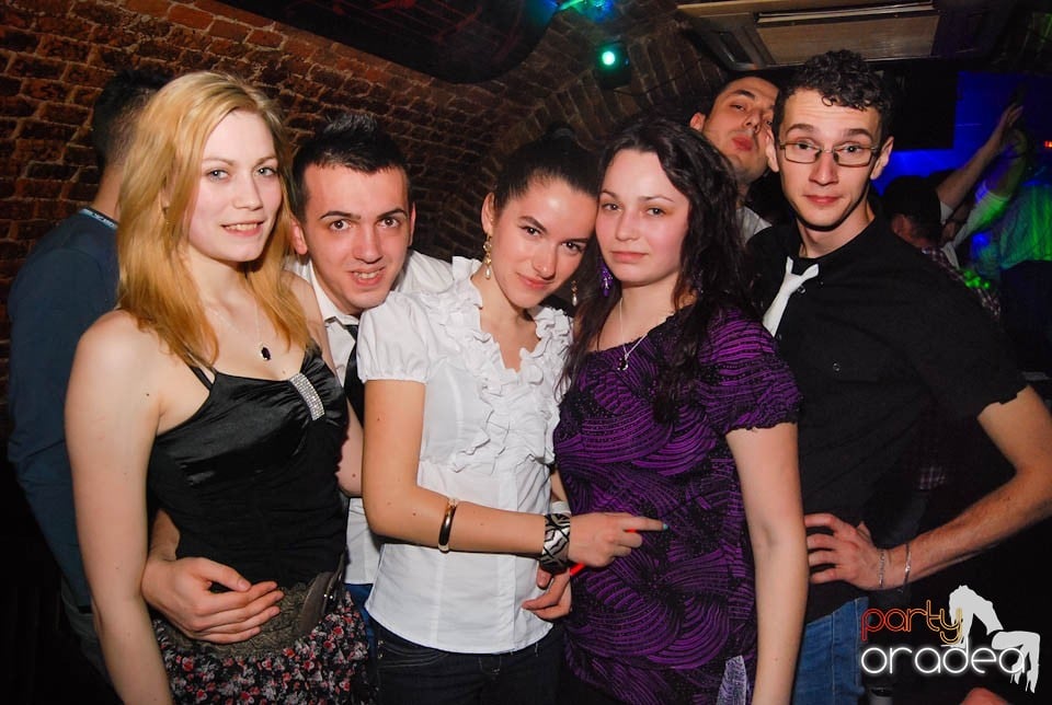 Sâmbătă e party în Club Escape, 