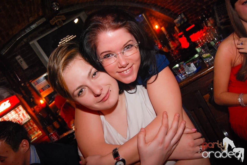 Sâmbătă e party în Club Escape, 