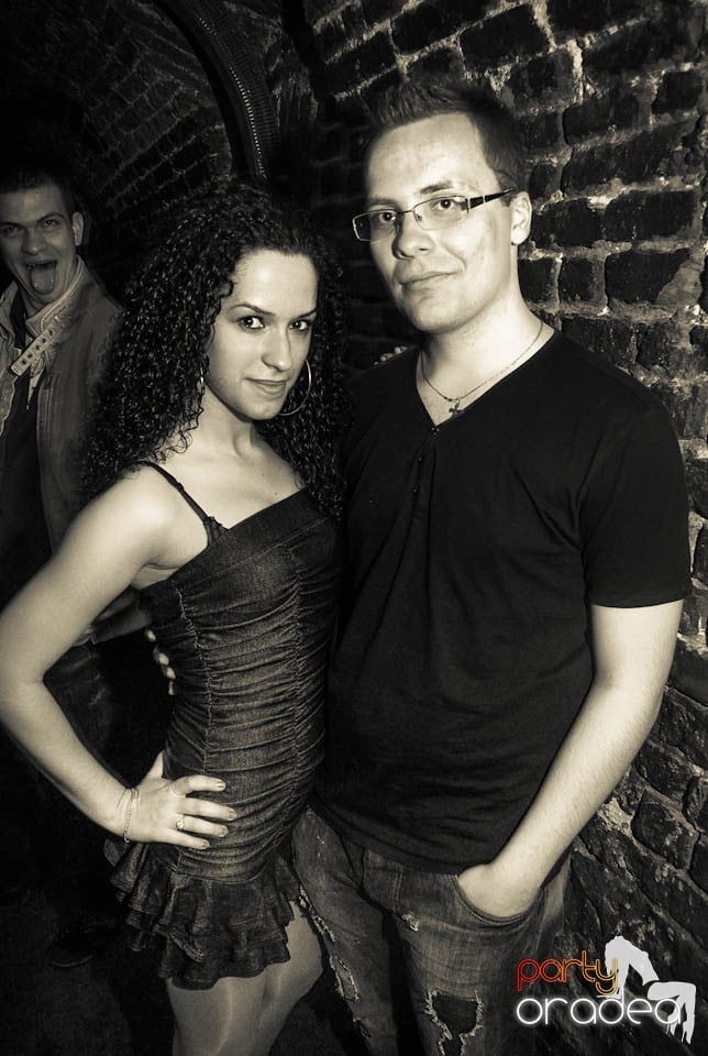 Sâmbătă e party în Club Escape, 