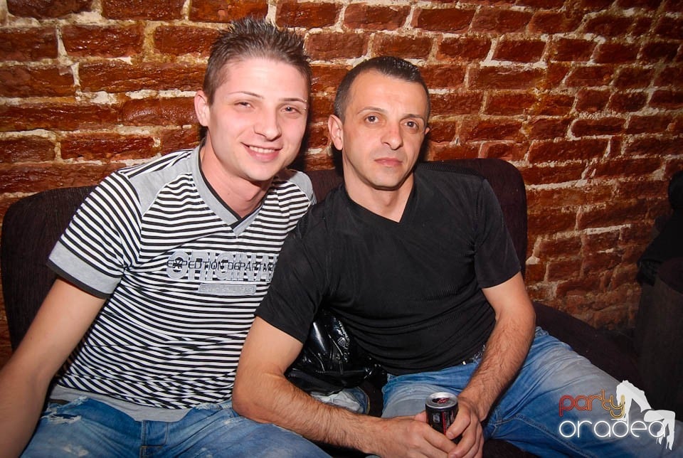 Sâmbătă e party în Club Escape, 