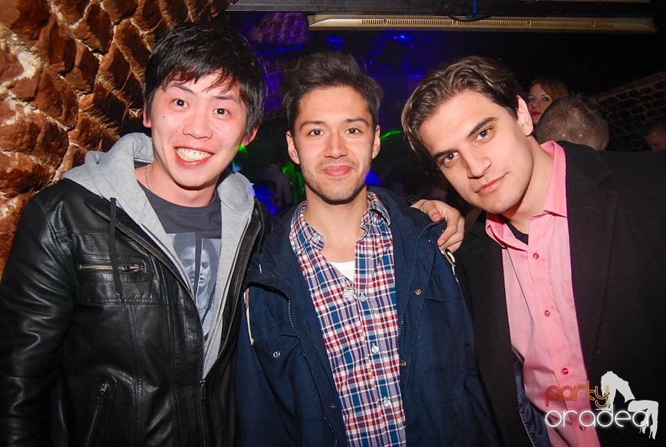 Sâmbătă e party în Club Escape, 