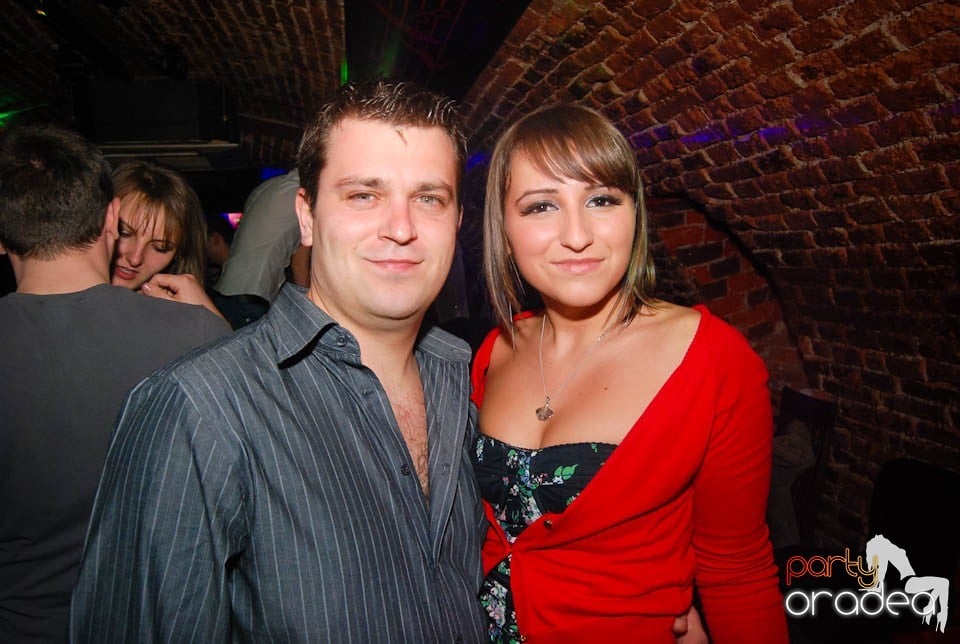 Sâmbătă e party în Club Escape, 