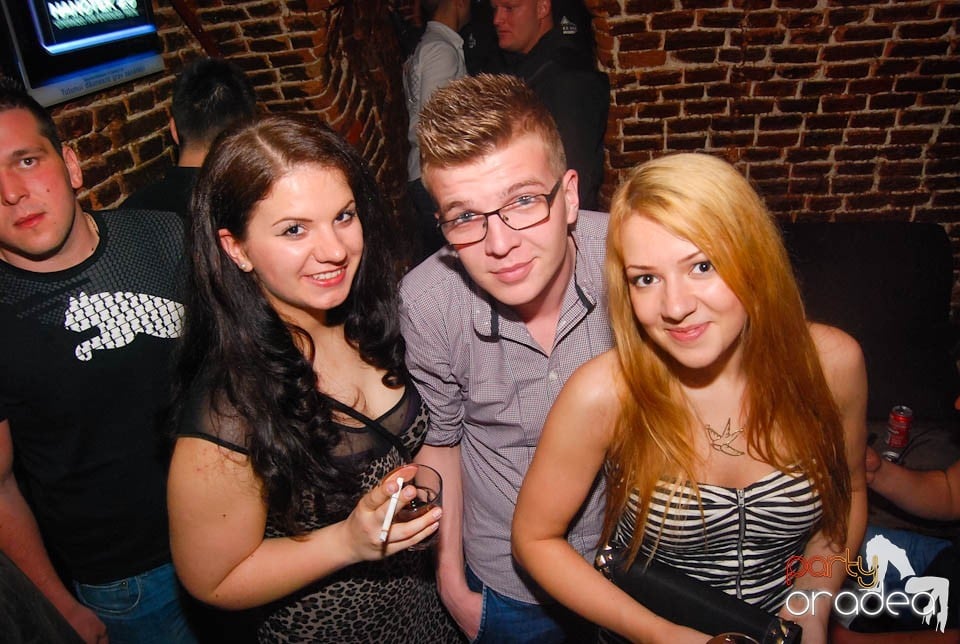 Sâmbătă e party în Club Escape, 