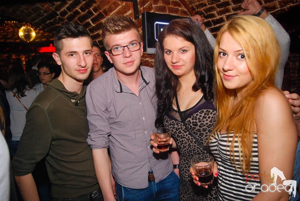 Sâmbătă e party în Club Escape, 