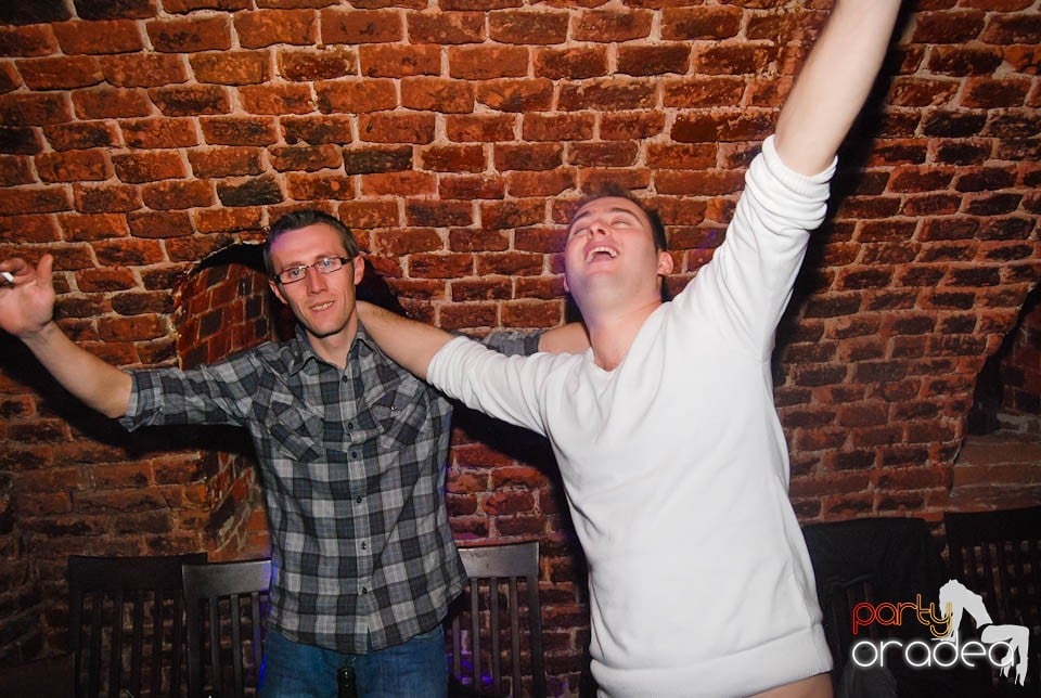 Sâmbătă e party în Club Escape, 