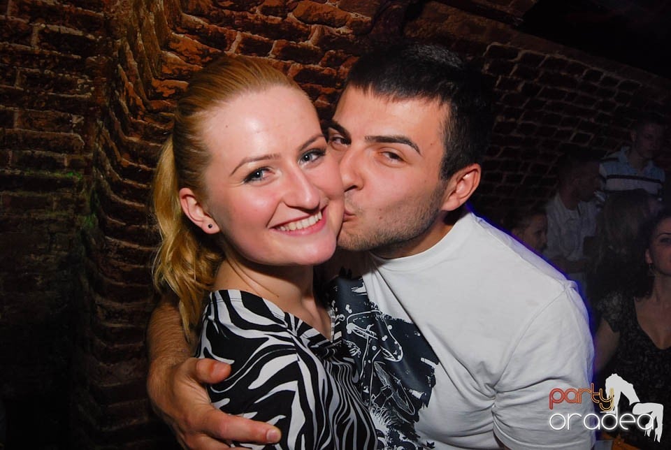 Sâmbătă e party în Club Escape, 