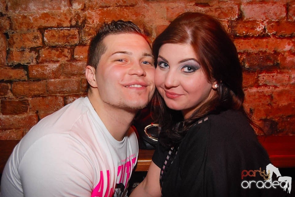 Sâmbătă e party în Club Escape, 