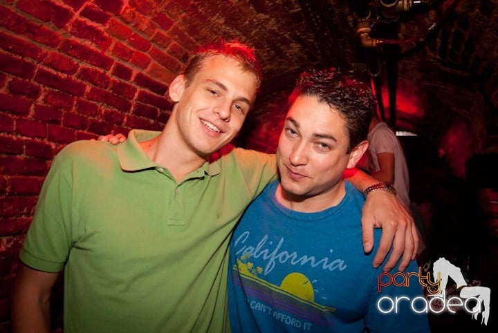 Sâmbătă în Escape, 