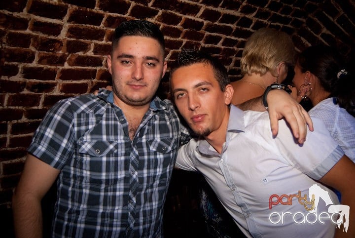 Sâmbătă în Escape, 