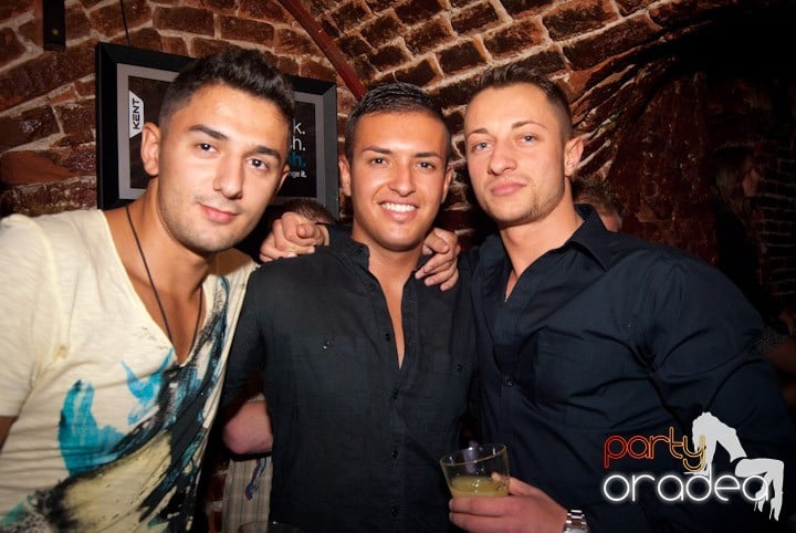 Sâmbătă în Escape, 