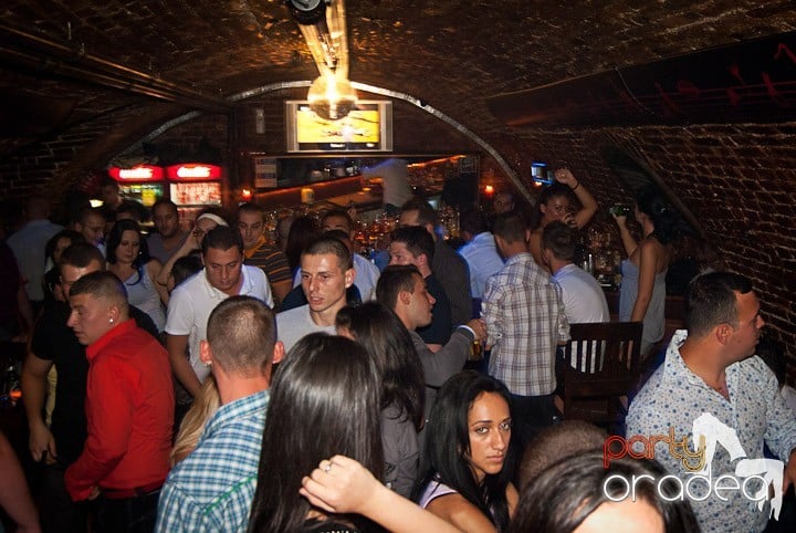 Sâmbătă în Escape, 