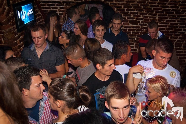 Sâmbătă în Escape, 