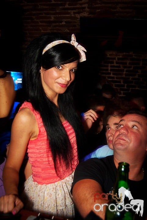 Sâmbătă în Escape, 