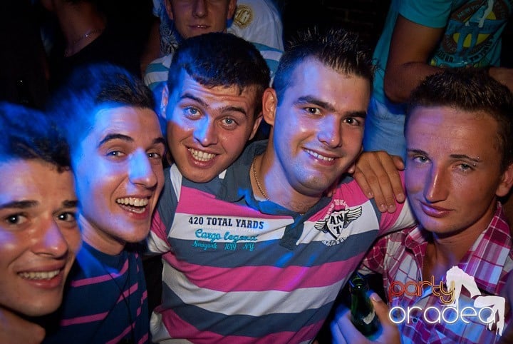 Sâmbătă în Escape, 