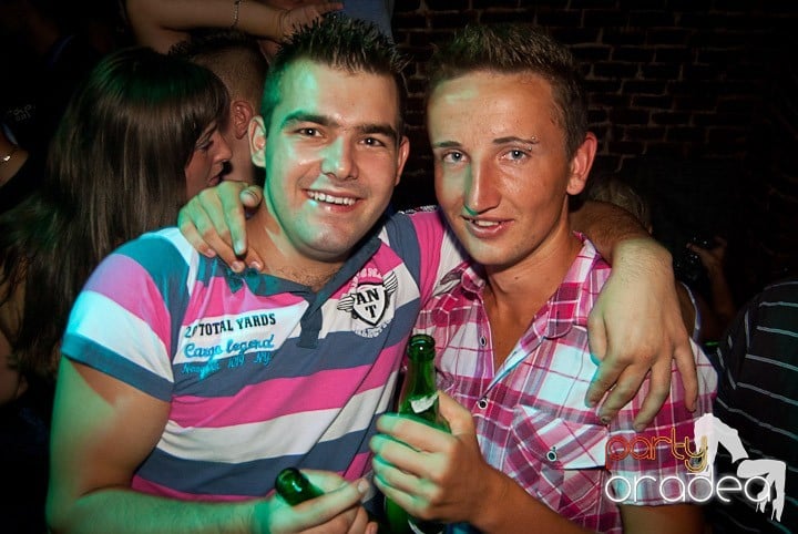 Sâmbătă în Escape, 