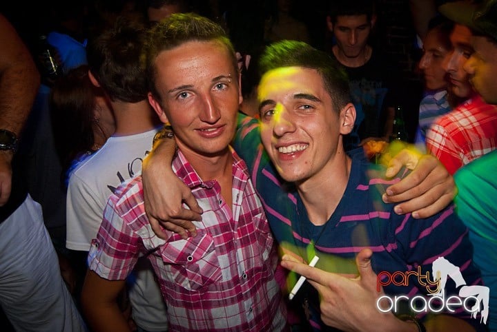 Sâmbătă în Escape, 