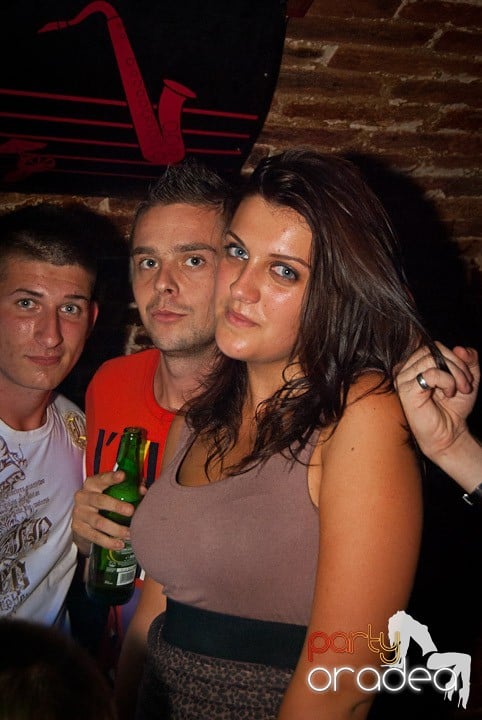 Sâmbătă în Escape, 