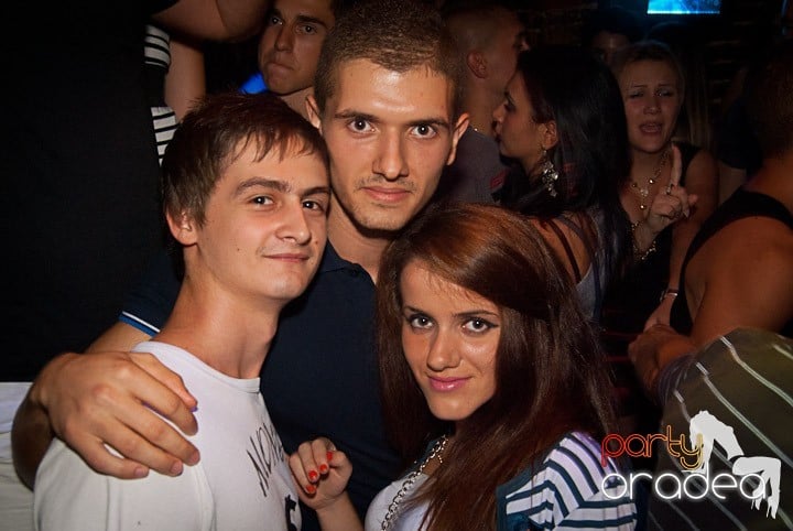 Sâmbătă în Escape, 