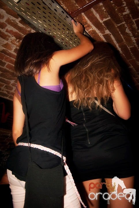 Sâmbătă în Escape, 