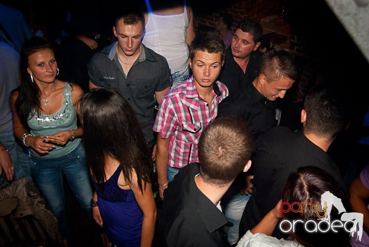 Sâmbătă în Escape, 