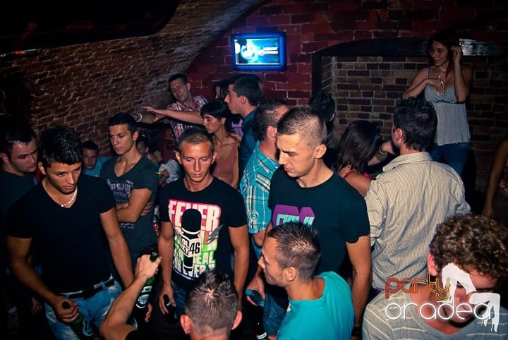 Sâmbătă în Escape, 