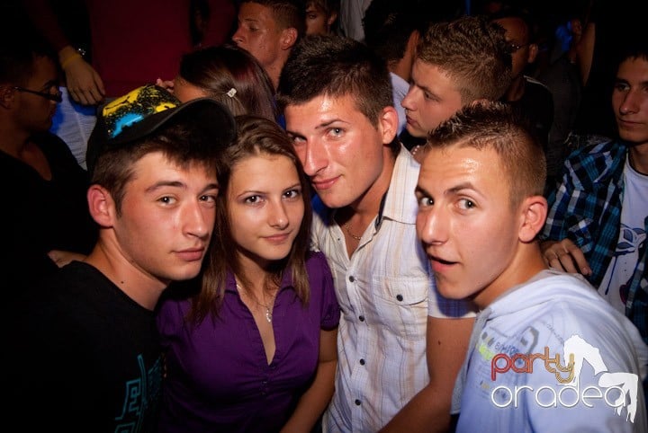 Sâmbătă în Escape, 