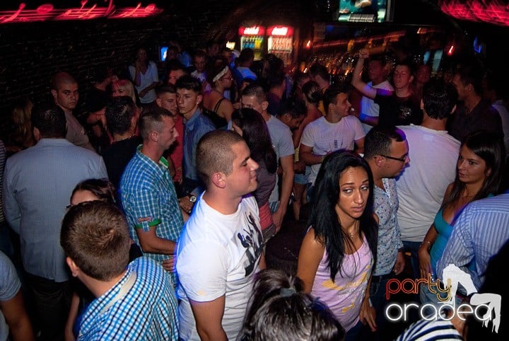 Sâmbătă în Escape, 