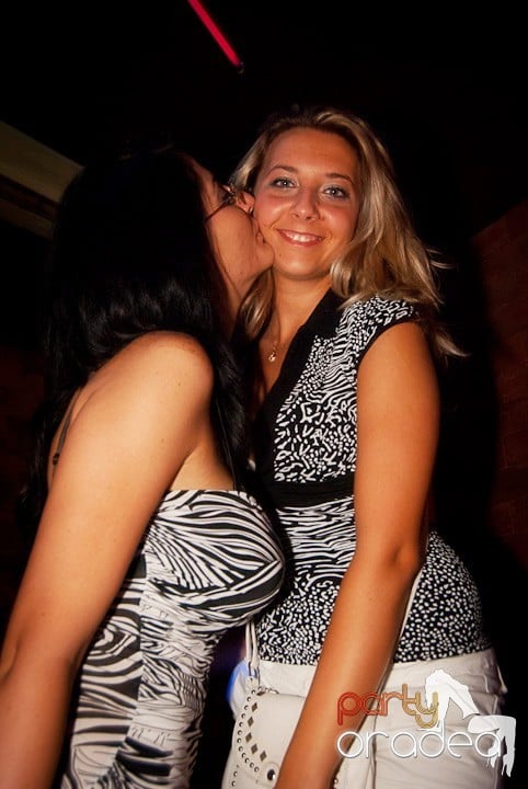 Sâmbătă în Escape, 