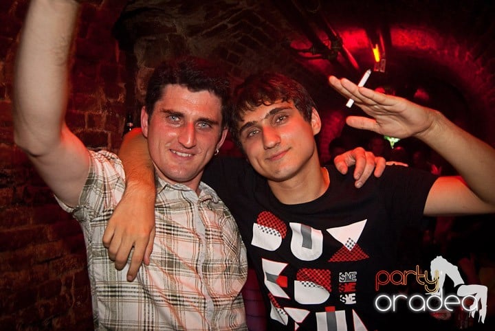 Sâmbătă în Escape, 