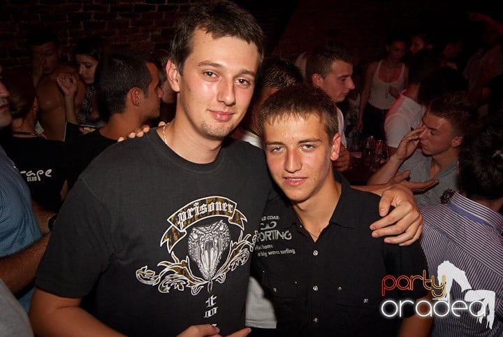 Sâmbătă în Escape, 