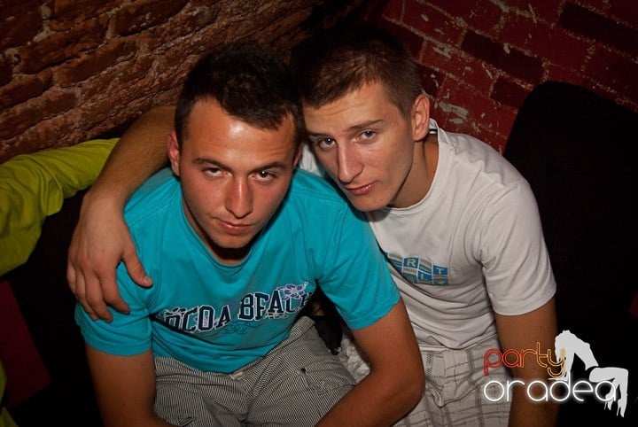 Sâmbătă în Escape, 