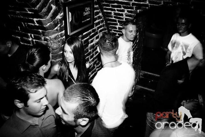 Sâmbătă în Escape, 