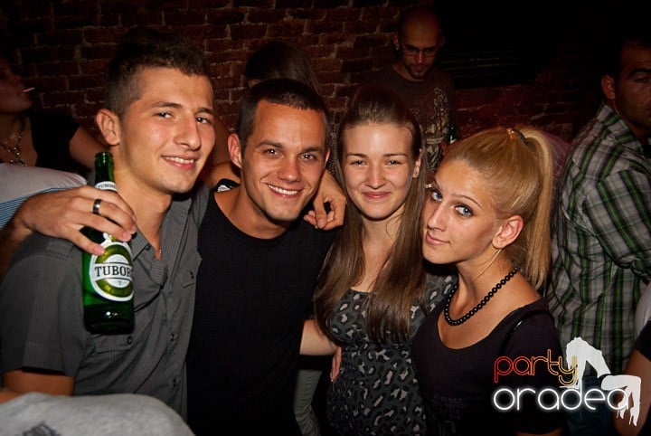 Sâmbătă în Escape, 