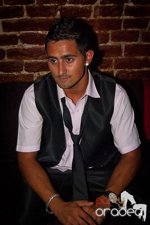 Sâmbătă în Escape, 