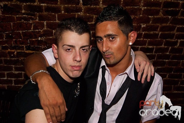 Sâmbătă în Escape, 