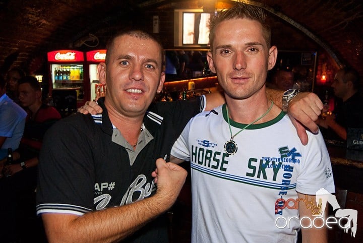 Sâmbătă în Escape, 