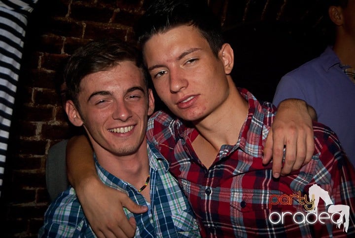 Sâmbătă în Escape, 