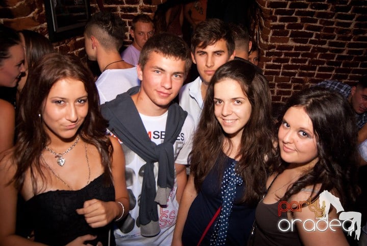 Sâmbătă în Escape, 