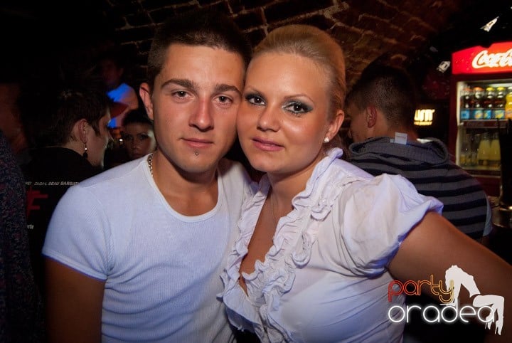 Sâmbătă în Escape, 