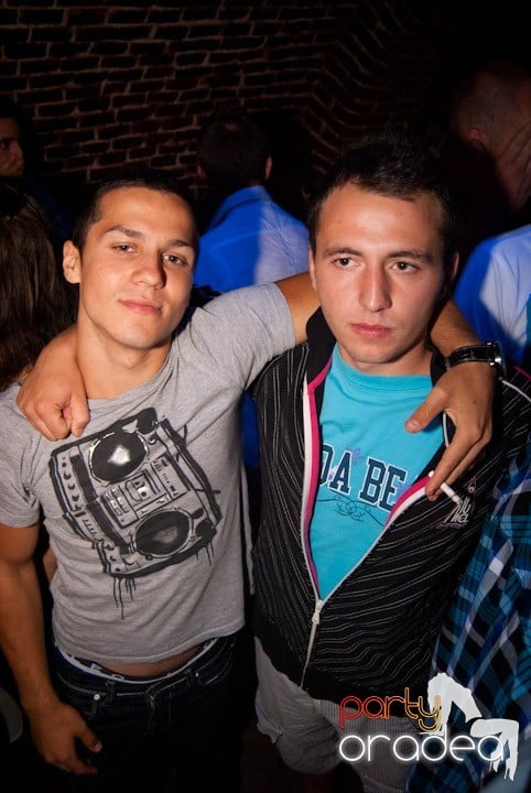 Sâmbătă în Escape, 