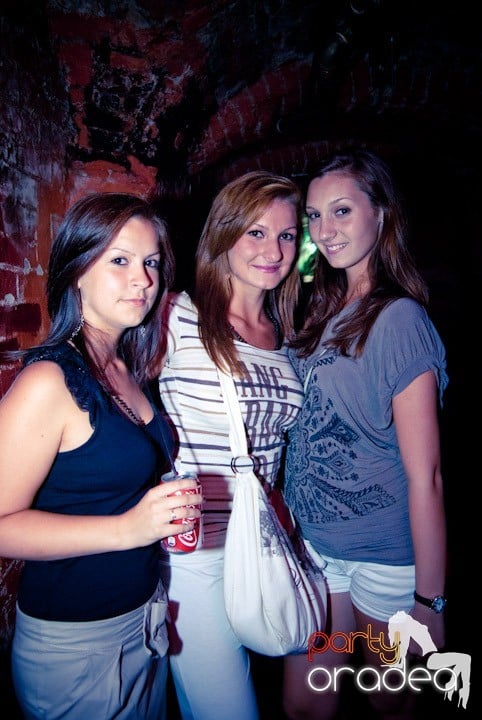 Sâmbătă în Escape, 