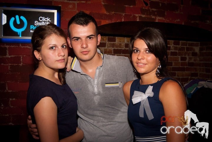 Sâmbătă în Escape, 