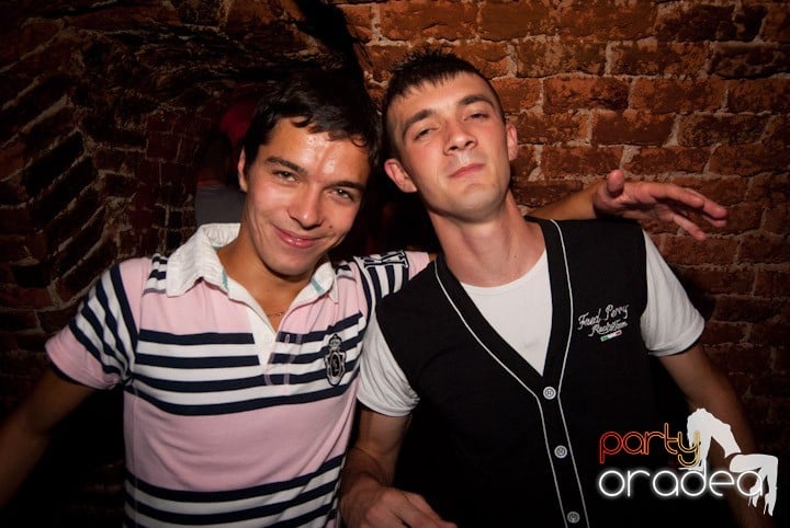 Sâmbătă în Escape, 